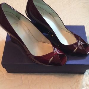 STAURT WEITZMAN MAROON WEDGES